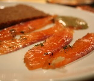 Lašiša švediškai arba Gravad lax