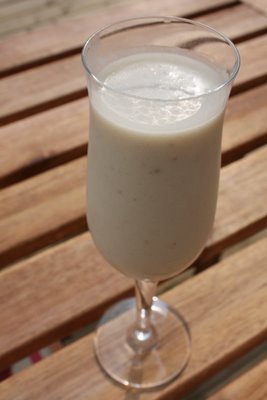 Bananinis kokosinis kokteilis