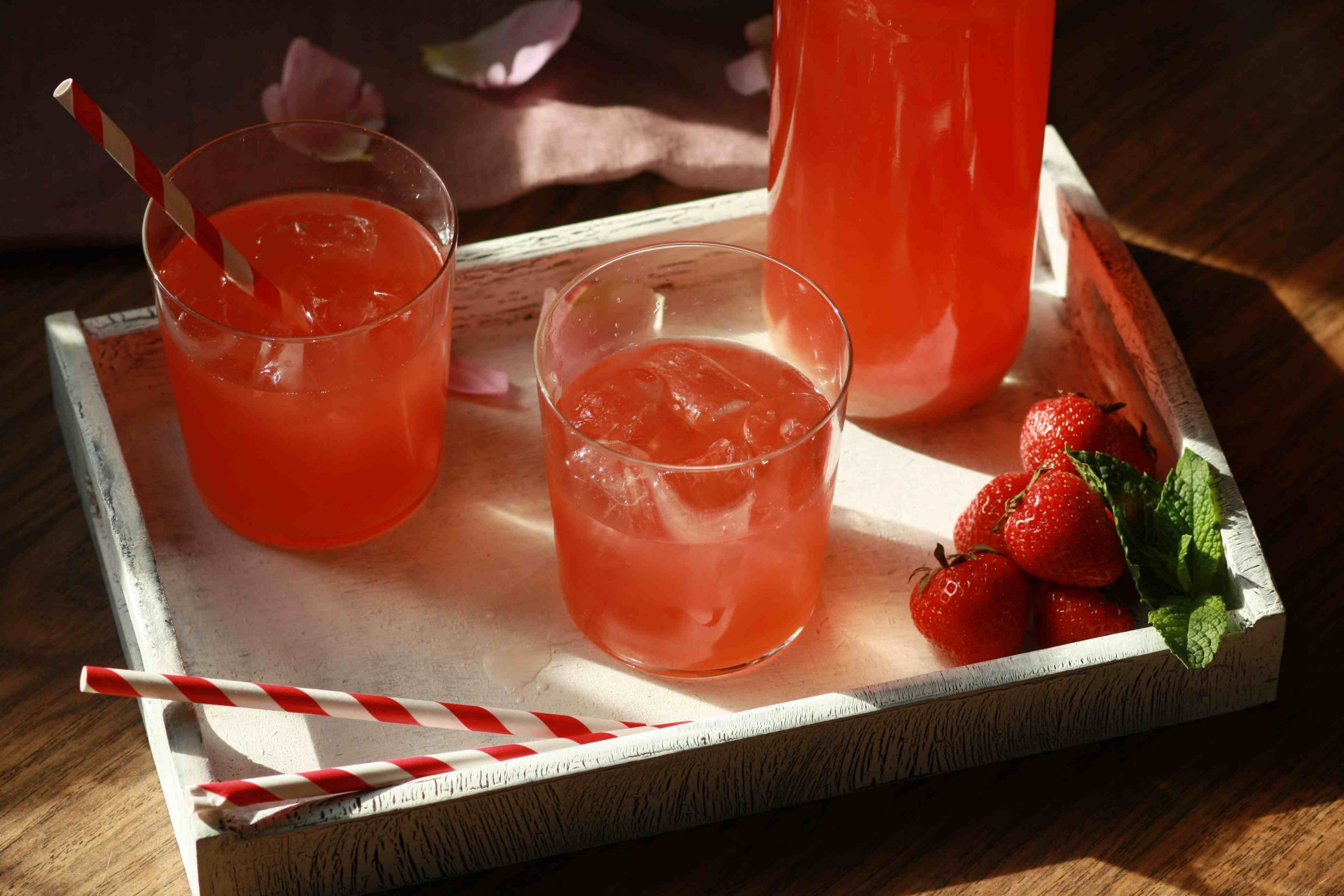 Braškių ir rabarbarų limonadas