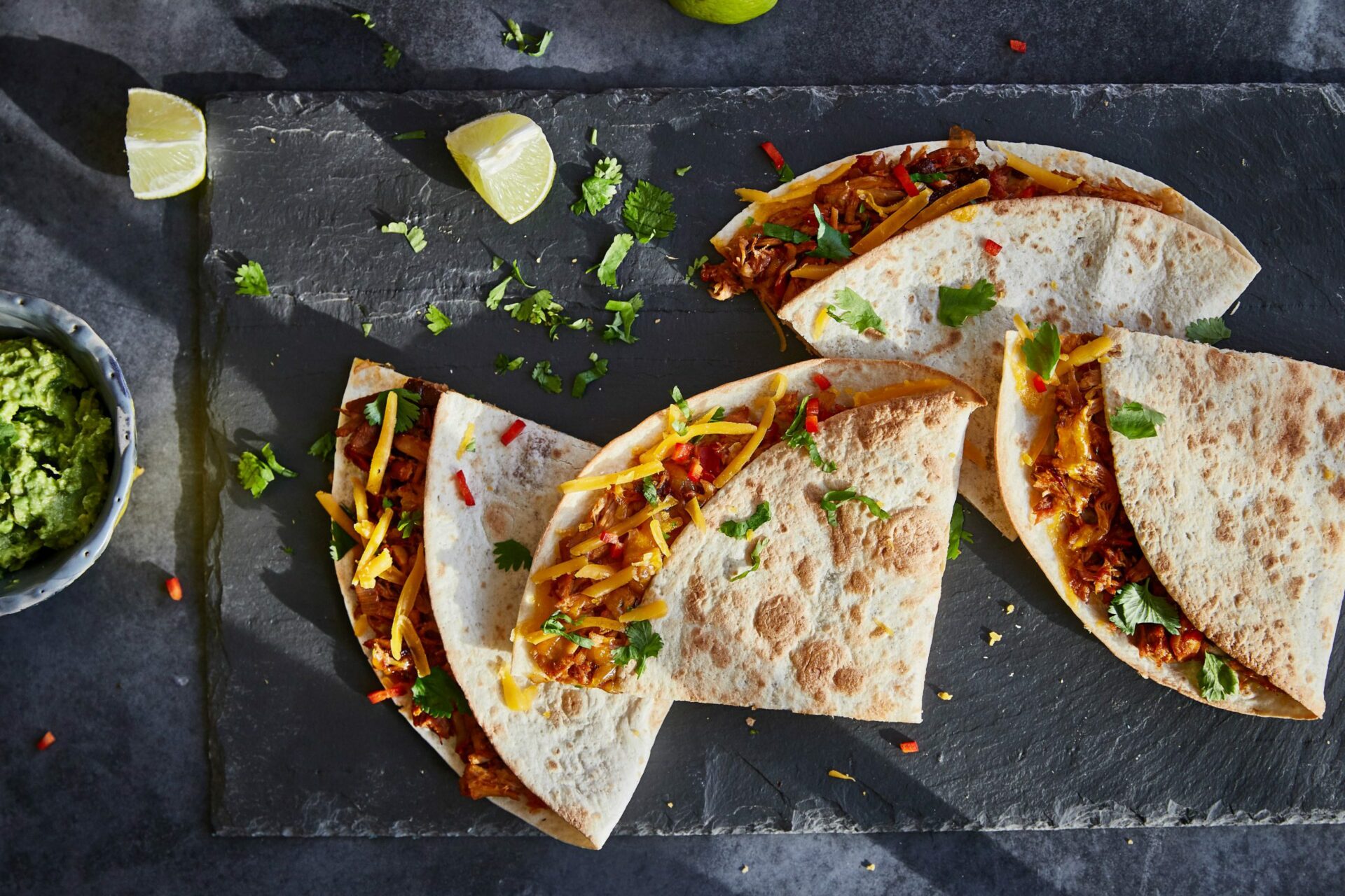 Kesadilijos (quesadillas) su vištiena