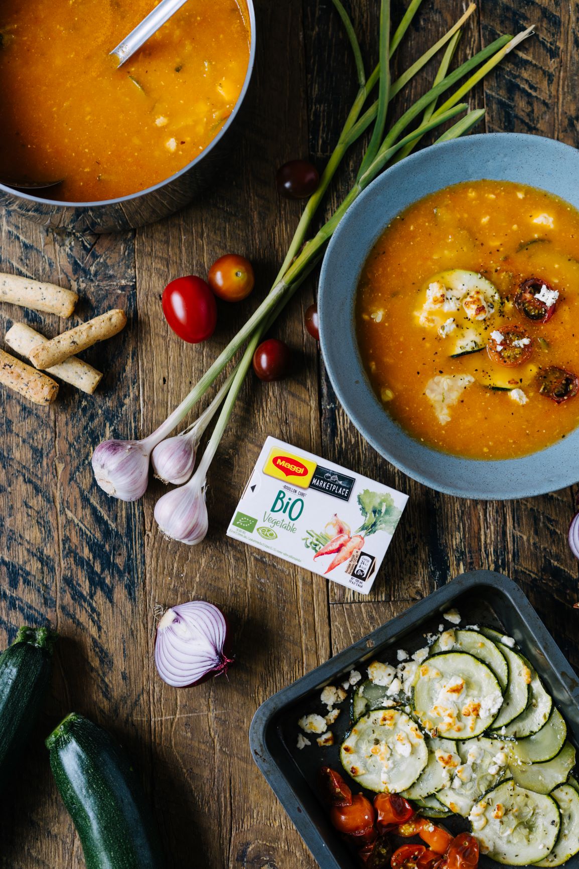 Cukinijų sriuba su pomidorais ir feta